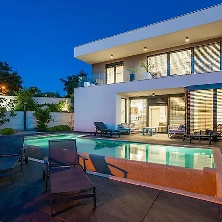 Villa Anne By Guide