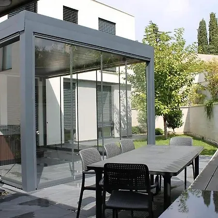 Anne By Guide Vantacici