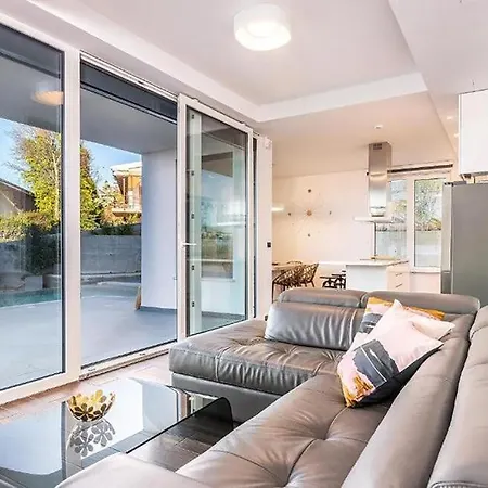 Anne By Guide Villa *