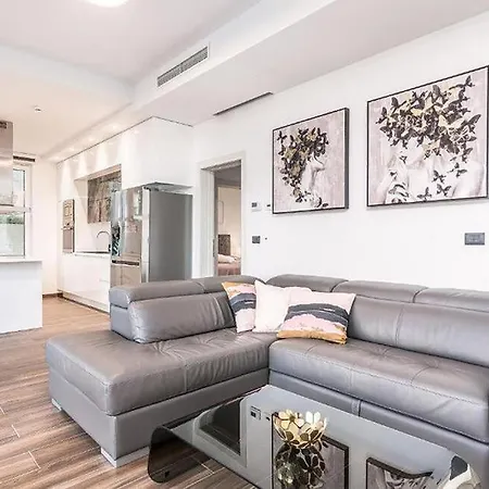 Villa Anne By Guide Vantacici