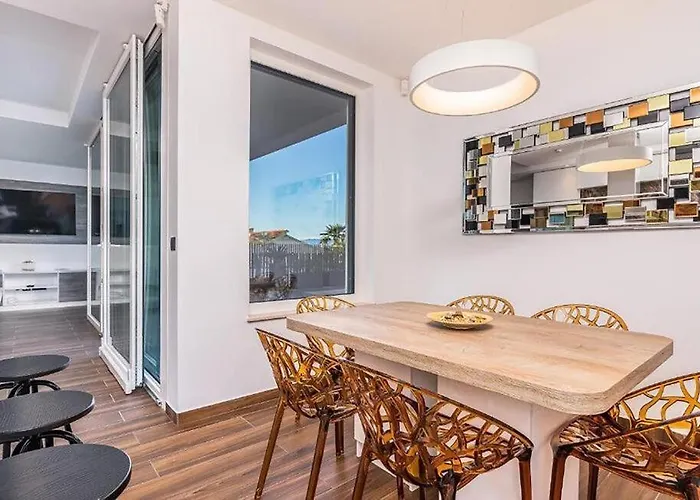 Anne By Guide Villa *